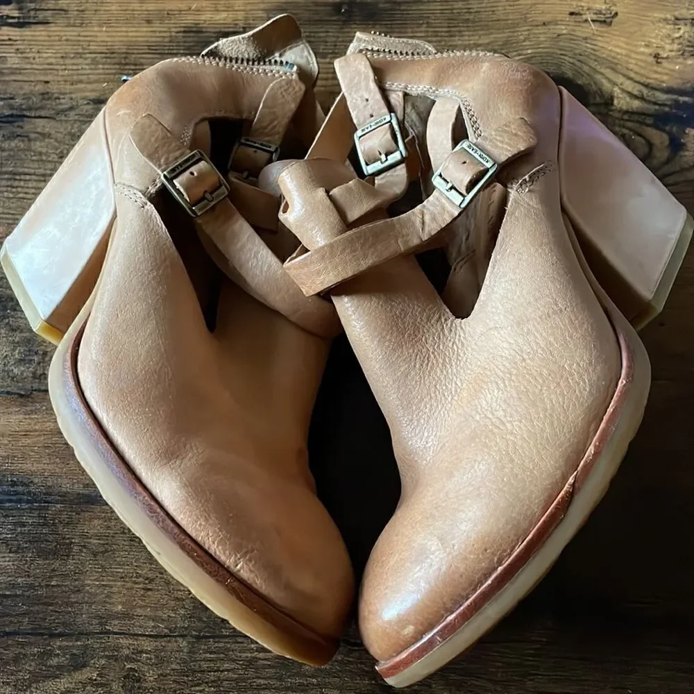 Korkease Leather Womens Stina Booties  in Cachmere Size 7.5